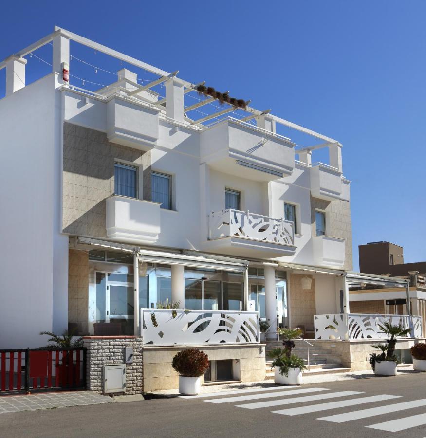 Piccadilly Rooms Restaurant And Beach Santa Maria al Bagno Exterior foto